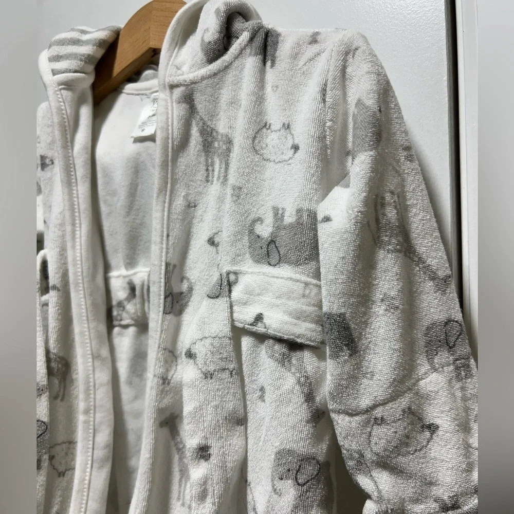 Cárter’s Cotton bathrobe Size 0-9 M